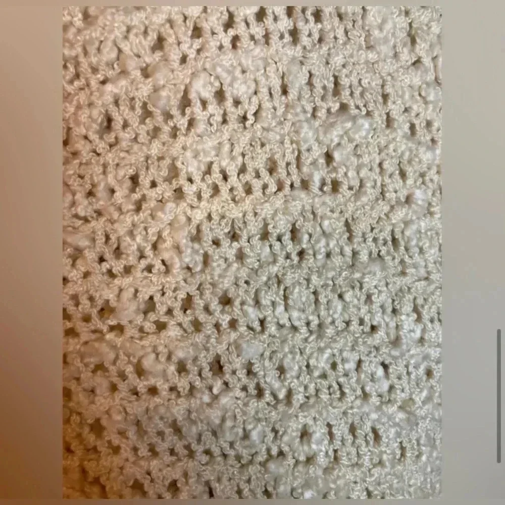 ASTR The Label Slash Back Popcorn Bouclé Sweater Size Medium Oatmeal - Picture 6 of 8